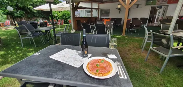 BookNoFees: Reštaurácia – La Terazza Pizzeria – Kamen – Pizzeria La Terazza, fotka 3