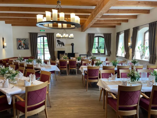 BookNoFees: Reštaurácia – Hotel & Gaststätte Zur Borke – Neuenrade-Affeln – Hotel a reštaurácia „Zur Borke“, fotka 2