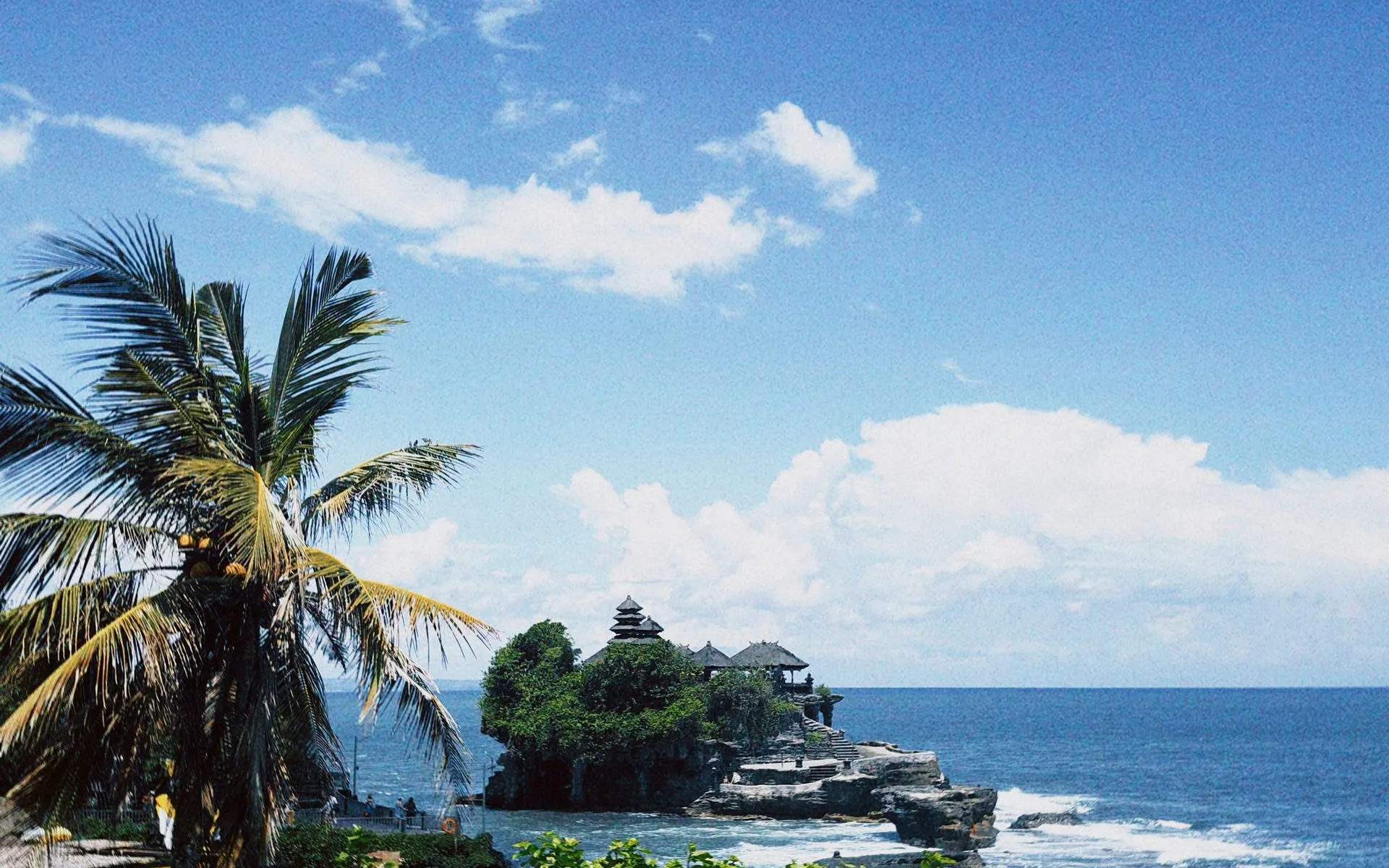 Chrám Tanah Lot na pobreží Bali