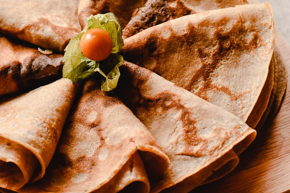 BookNoFees: Ukážková fotografia: Palacinky na tanieri