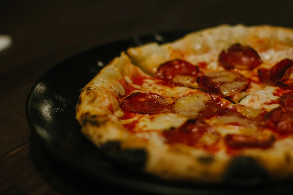 BookNoFees: Ukážková fotografia: Pizza