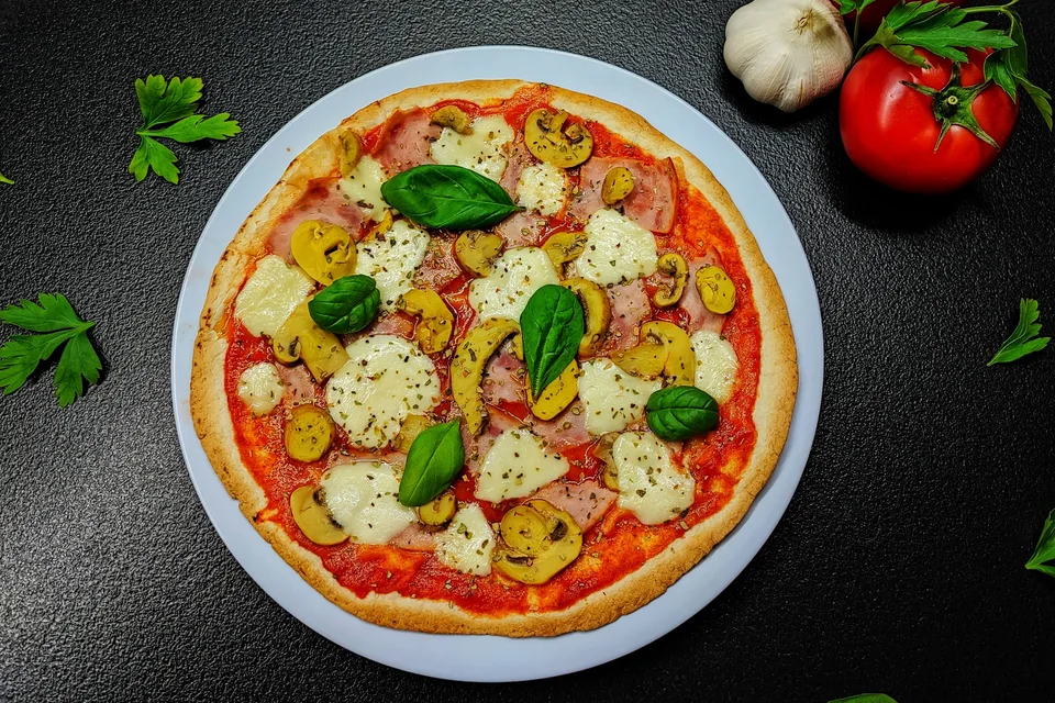 BookNoFees: Ukážková fotografia: Pizza